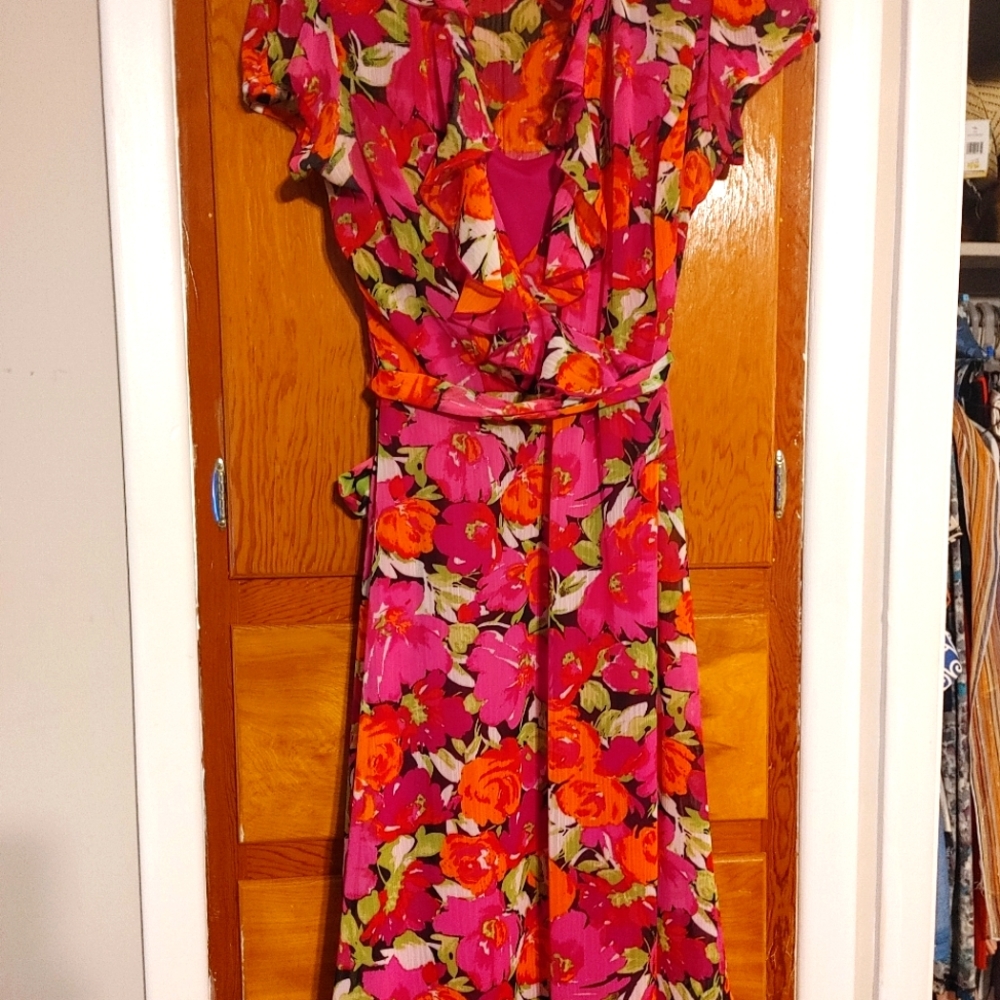 Floral, knee length shear dress